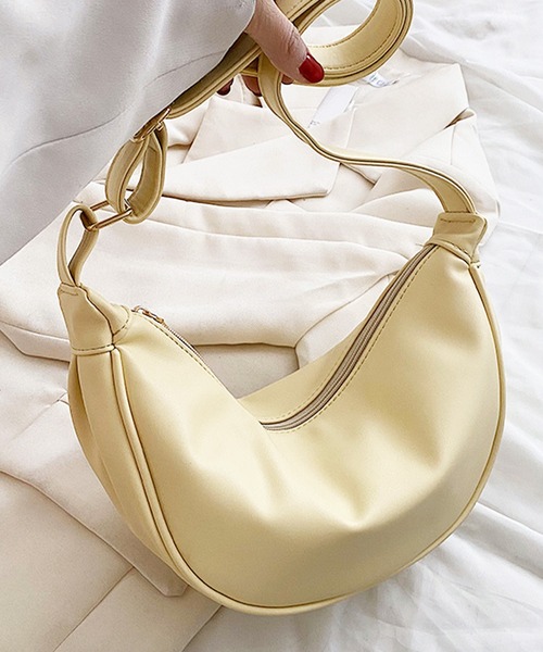 Amulet(アミュレット)の「2WAYハーフムーンバッグ(ショルダーバッグ・レディース・ブラック/イエロー/ホワイト/ライトグリーン/ブラウン・FREE)」の15枚目の写真