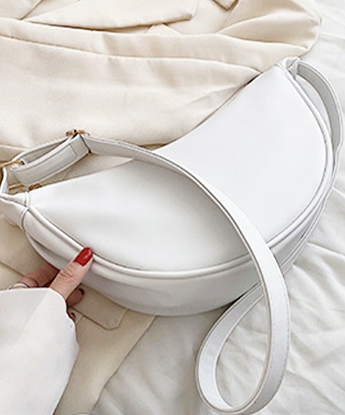 Amulet(アミュレット)の「2WAYハーフムーンバッグ(ショルダーバッグ・レディース・ブラック/イエロー/ホワイト/ライトグリーン/ブラウン・FREE)」の6枚目の写真