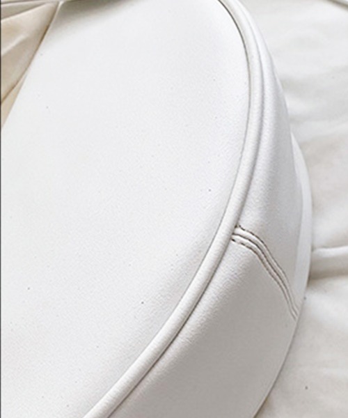 Amulet(アミュレット)の「2WAYハーフムーンバッグ(ショルダーバッグ・レディース・ブラック/イエロー/ホワイト/ライトグリーン/ブラウン・FREE)」の13枚目の写真