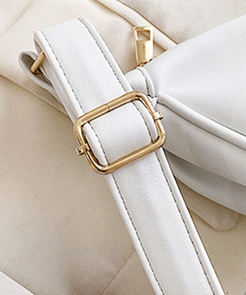 Amulet(アミュレット)の「2WAYハーフムーンバッグ(ショルダーバッグ・レディース・ブラック/イエロー/ホワイト/ライトグリーン/ブラウン・FREE)」の16枚目の写真