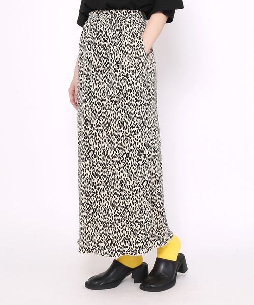 PUNYUS（プニュズ）の「クリスタルプリーツレオパードスカート（スカート・レディース・ホワイト/ブラック・4/2/3/1）」の17枚目の写真