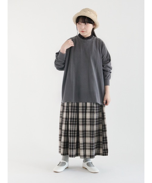 Samansa Mos2(サマンサ モスモス)の「ピグメント加工ゆるロングTシャツ(Tシャツ/カットソー・レディース・グリーン/チャコール/キナリ/イエロー・フリ-)」の19枚目の写真