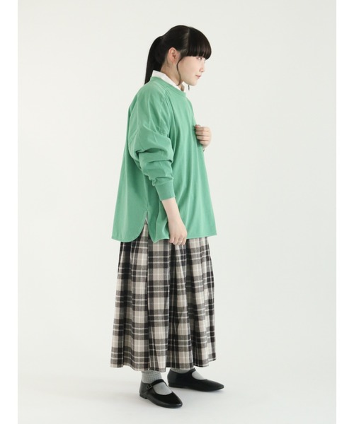 Samansa Mos2(サマンサ モスモス)の「ピグメント加工ゆるロングTシャツ(Tシャツ/カットソー・レディース・グリーン/チャコール/キナリ/イエロー・フリ-)」の15枚目の写真