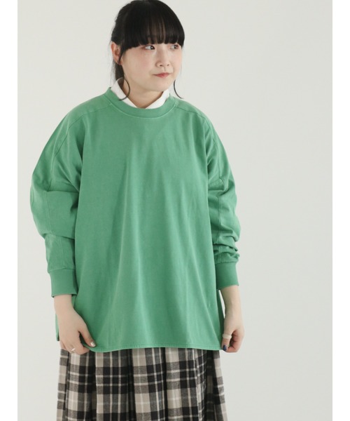 Samansa Mos2(サマンサ モスモス)の「ピグメント加工ゆるロングTシャツ(Tシャツ/カットソー・レディース・グリーン/チャコール/キナリ/イエロー・フリ-)」の16枚目の写真