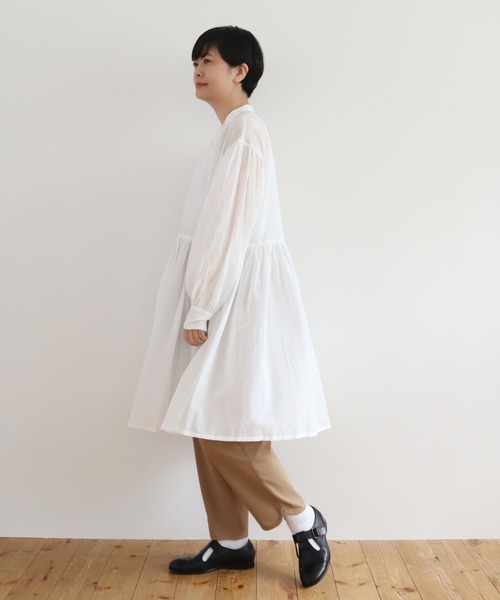美品✨ユニyuni シアーコットンペプラムギャザーブラウス yuni（ユニ ）の「強撚塩縮コットンペプラムギャザーブラウス