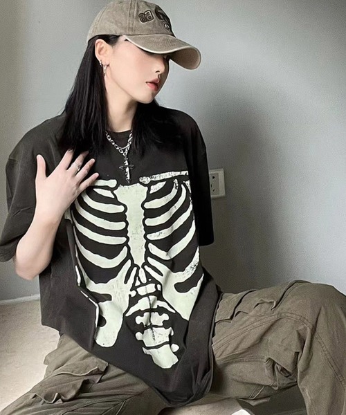 ARULE（アルール）の「『ARULE/アルール』スカルプリントピグメントTEE 【CN】（Tシャツ/カットソー・メンズ・ブラック・L）」の2枚目の写真