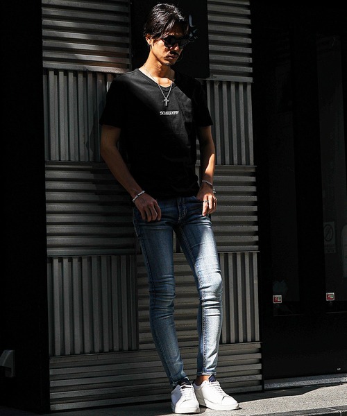 JOKER(ジョーカー)の「【SOMEDIFF】立体シリコンプリントVネックTシャツ メンズ 半袖tシャツ タイトめ ロゴデザイン ワンポイント 春服(Tシャツ/カットソー・メンズ・ホワイト/ブラック・L/XL/M)」の11枚目の写真