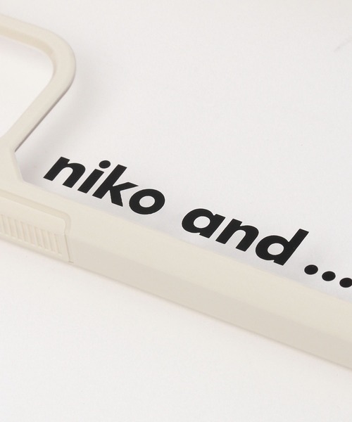 niko and...(ニコアンド)の「ニコロゴiPhoneケース(XR/11)(スマホグッズ・レディース・グレー/グリーン/アイボリー・0)」の13枚目の写真