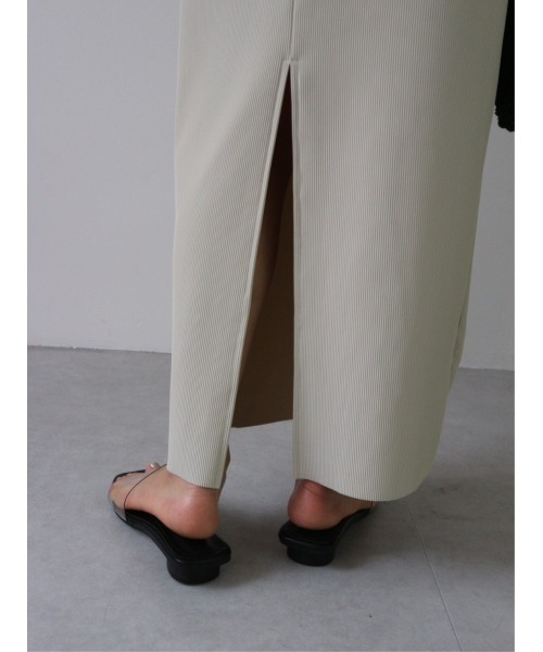 TRUNC（トランクエイティーエイト）の「Smooth Rib Self Cut Skirt（スカート・レディース・ブラック/ブルー/アイボリー・FREE）」の20枚目の写真