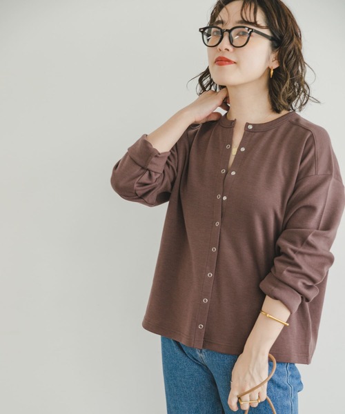 ITEMS URBANRESEARCH(アイテムズ アーバンリサーチ)の「コンパクトカーディガン(カーディガン/ボレロ・レディース・ブラウン/アイボリー/オレンジ/ブルー/ブラック・FREE)」の4枚目の写真