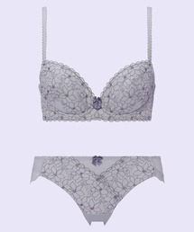 Triumph（トリンプ）の「【WEB限定ブラ&ショーツセット】すっきりスムースブラ【D","E","Fカップ】 WHU + Hikini 39 Y3 A1 RL1（ブラ&ショーツ）」