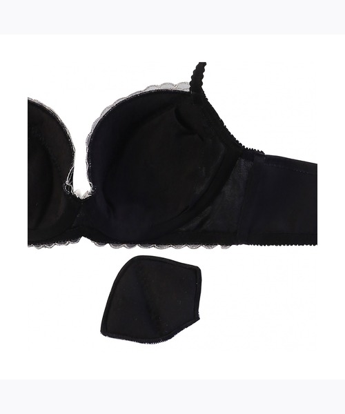 Triumph（トリンプ）の「【WEB限定ブラ＆ショーツセット】すっきりスムースブラ【D,E,Fカップ】 WHU + Hikini 39 Y3 A1 RL1（ブラ&ショーツ・レディース・レッド/ブラック/ピンクベージュ/グレー/ピンク/ライトグリーン・E80/F70/F80/D80/D75/E85/E65/F75/E75/F85/E70/D70/D85/D65/F65）」の13枚目の写真