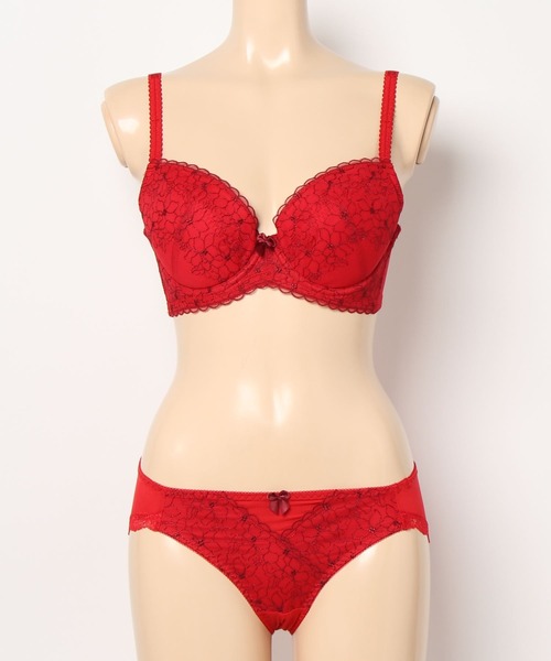 Triumph（トリンプ）の「【WEB限定ブラ＆ショーツセット】すっきりスムースブラ【D,E,Fカップ】 WHU + Hikini 39 Y3 A1 RL1（ブラ&ショーツ・レディース・レッド/ブラック/ピンクベージュ/グレー/ピンク/ライトグリーン・E80/F70/F80/D80/D75/E85/E65/F75/E75/F85/E70/D70/D85/D65/F65）」の19枚目の写真