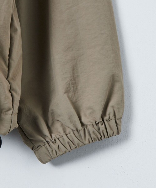 FREAK'S STORE（フリークスストア）の「限定展開 ビッグシルエット ナイロンフーディージャケット/ジップブルゾン（ナイロンジャケット・メンズ・ブラック/ベージュ/ネイビー/オリーブ・SMALL/MEDIUM/LARGE）」の22枚目の写真