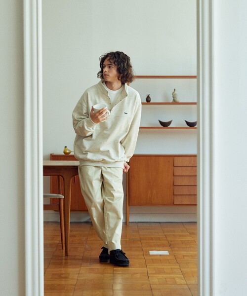 TOWNCRAFT（タウンクラフト）の「TOWN CRAFT/タウンクラフト 別注 スタンドネック ハーフスナップ スウェットプルオーバー/ワンポイントロゴ/ハーフジップ/ビックシルエット（スウェット・メンズ・チャコール/ベージュ/ネイビー/オフホワイト・MEDIUM/LARGE）」の9枚目の写真