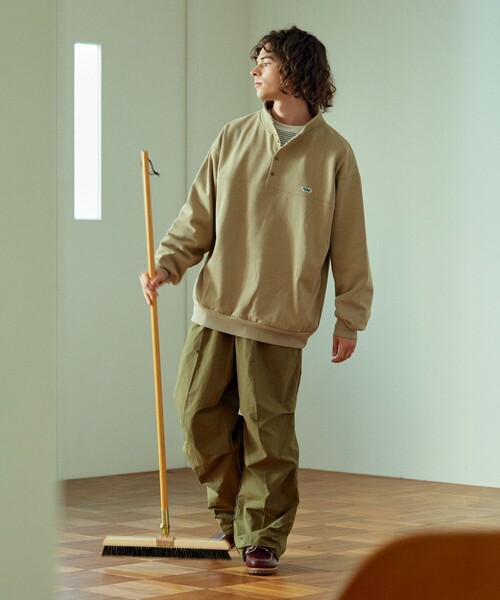 TOWNCRAFT（タウンクラフト）の「TOWN CRAFT/タウンクラフト 別注 スタンドネック ハーフスナップ スウェットプルオーバー/ワンポイントロゴ/ハーフジップ/ビックシルエット（スウェット・メンズ・チャコール/ベージュ/ネイビー/オフホワイト・MEDIUM/LARGE）」の17枚目の写真