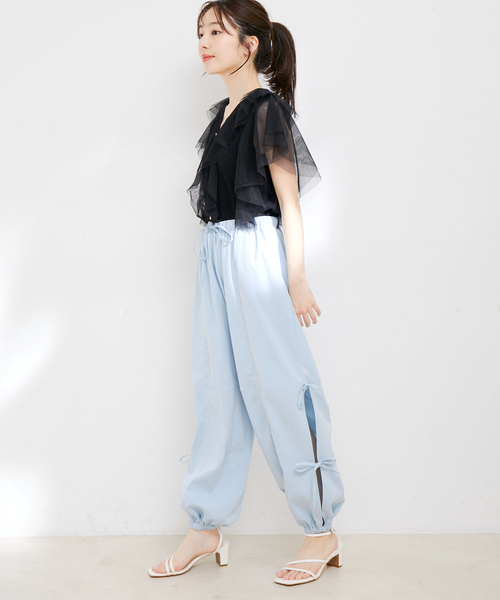 VIS(ビス)の「【洗える】サイドスリットリボンパンツ(カーゴパンツ・レディース・サックスブルー/ホワイト/クリーム・FREE)」の13枚目の写真