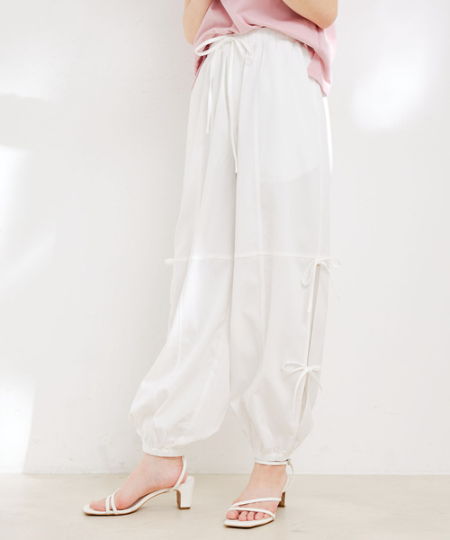 VIS(ビス)の「【洗える】サイドスリットリボンパンツ(カーゴパンツ・レディース・サックスブルー/ホワイト/クリーム・FREE)」の14枚目の写真