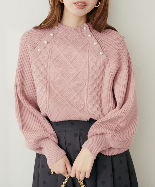 natural couture(ナチュラルクチュール)の「パール釦柄編みボトルネックニット(ニット/セーター・レディース・オフホワイト/ピンクベージュ/サックスブルー/ブラック・FREE)」の12枚目の写真