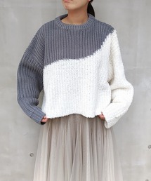 くるくるバイカラーニット