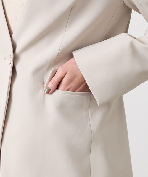 AIMER（エメ）の「ダブルサテンノーカラーVネックジャケット（ノー