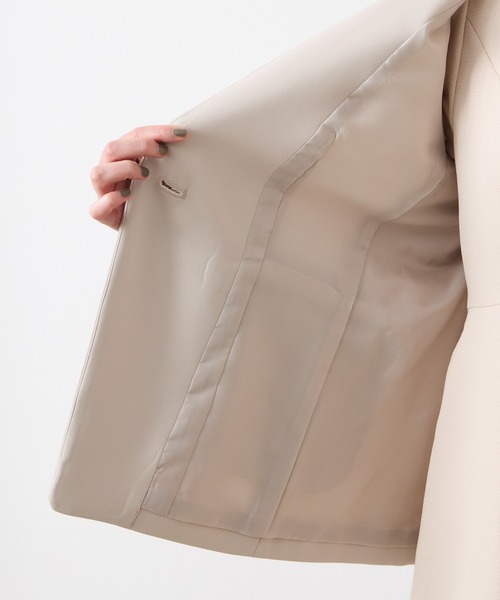 AIMER（エメ）の「ダブルサテンノーカラーVネックジャケット（ノー