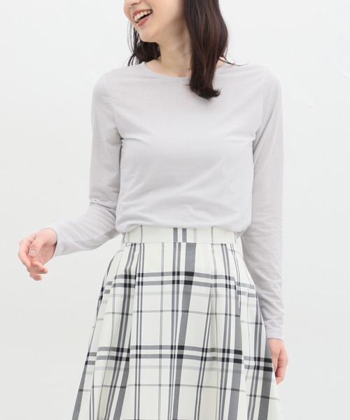 Honeys(ハニーズ)の「シアーラメ入りトップス(Tシャツ/カットソー・レディース・チャコールグレー/アイボリー/ブラック/ブルー系その他・S/M/L/LL)」の2枚目の写真