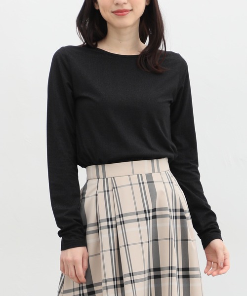 Honeys(ハニーズ)の「シアーラメ入りトップス(Tシャツ/カットソー・レディース・チャコールグレー/アイボリー/ブラック/ブルー系その他・S/M/L/LL)」の3枚目の写真