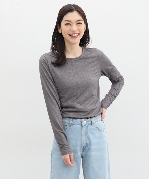 Honeys(ハニーズ)の「シアーラメ入りトップス(Tシャツ/カットソー・レディース・チャコールグレー/アイボリー/ブラック/ブルー系その他・S/M/L/LL)」の15枚目の写真