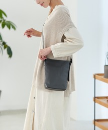 Piedi Nudi（ピエディヌーディ）の「ZOCCU レザー ミニショルダー サコッシュ（ショルダーバッグ・メンズ）」