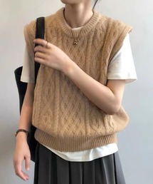 ケーブル編みニットベスト クルーネック