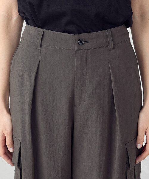 COMME CA ISM（コムサイズム）の「2WAY ワイド カーゴパンツ（カーゴパンツ・レディース・カーキ/チャコール・SMALL/MEDIUM/LARGE）」の16枚目の写真