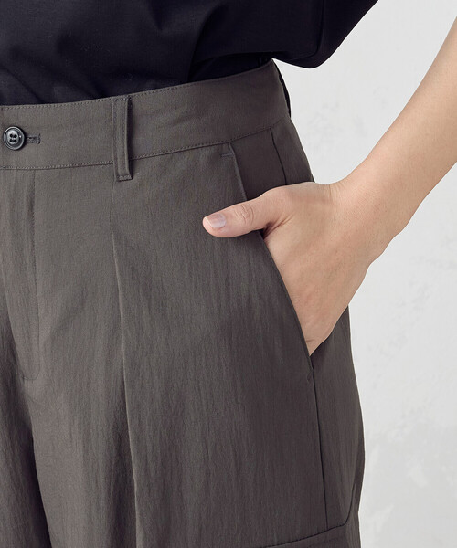 COMME CA ISM（コムサイズム）の「2WAY ワイド カーゴパンツ（カーゴパンツ・レディース・カーキ/チャコール・SMALL/MEDIUM/LARGE）」の18枚目の写真