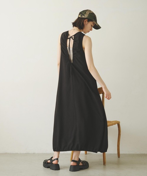 MILKFED.(ミルクフェド)の「BACK OPEN FLARE DRESS(ワンピース・レディース・ブラック/ブルー/オフホワイト・ONE SIZE)」の16枚目の写真