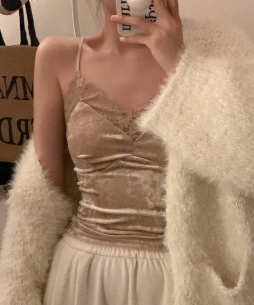 gossip！ロサンゼルス（ゴシップロサンゼルス）の「キャミソールトップス 光沢感レーストリムキャミソール インナー・アウター兼用 Vネック Y2K 日常＆シンプル（キャミソール・レディース・ブラウン/ベージュ/ブラック/グレー/ホワイト・FREE）」の5枚目の写真