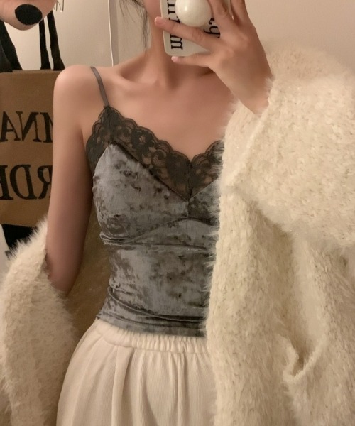 gossip！ロサンゼルス（ゴシップロサンゼルス）の「キャミソールトップス 光沢感レーストリムキャミソール インナー・アウター兼用 Vネック Y2K 日常＆シンプル（キャミソール・レディース・ブラウン/ベージュ/ブラック/グレー/ホワイト・FREE）」の6枚目の写真