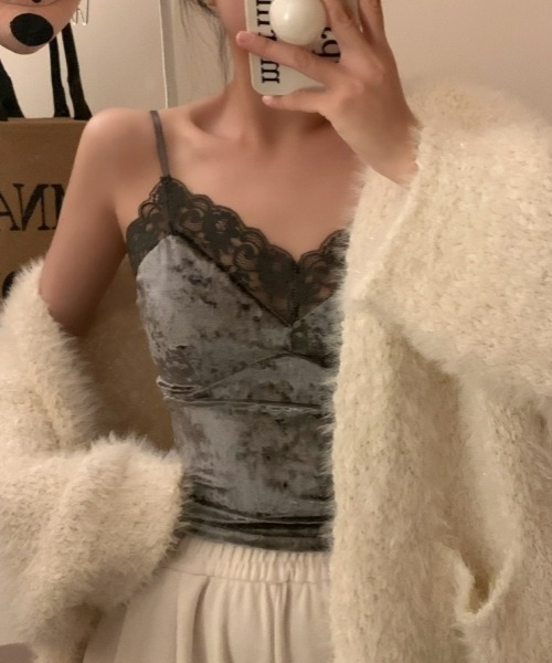 gossip！ロサンゼルス（ゴシップロサンゼルス）の「キャミソールトップス 光沢感レーストリムキャミソール インナー・アウター兼用 Vネック Y2K 日常＆シンプル（キャミソール・レディース・ブラウン/ベージュ/ブラック/グレー/ホワイト・FREE）」の8枚目の写真