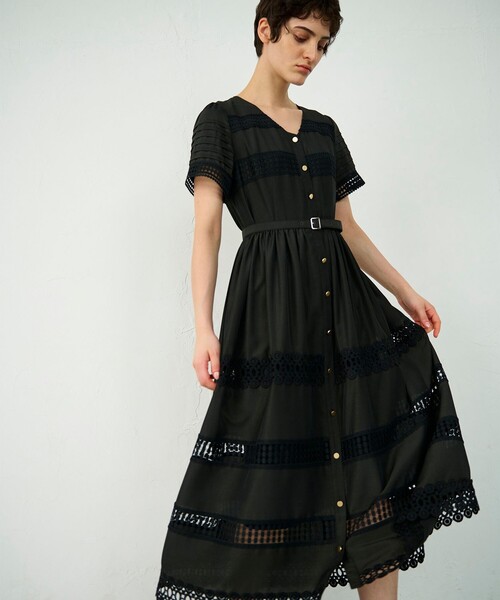 GRACE CONTINENTAL(グレースコンチネンタル)の「レース切替フレアワンピース(ワンピース・レディース・ブラック/ホワイト・38/36)」の2枚目の写真