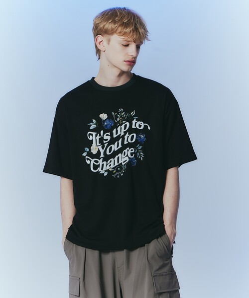 tk.TAKEO KIKUCHI(ティーケータケオキクチ)の「◆ウェーブレタードフラワーTシャツ(Tシャツ/カットソー・メンズ・ホワイト/ブラック/ブラック系4・02/03)」の2枚目の写真