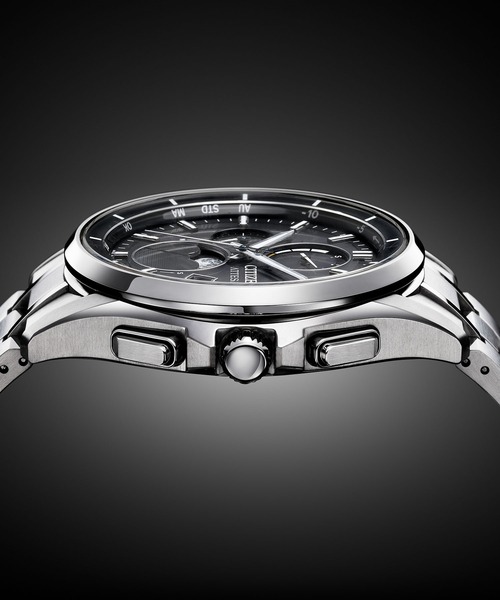 ATTESA（アテッサ）の「ATTESA アテッサ 光発電エコ・ドライブ電波時計 ムーンフェイズ（アナログ腕時計・メンズ・シルバー・FREE）」の2枚目の写真