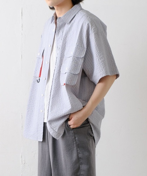 WHIMSIC(ウィムジック)の「【UNISEX】ショートスリーブフィッシングシャツ(シャツ/ブラウス・メンズ・グリーン/ブルー/グレー・FREE)」の2枚目の写真