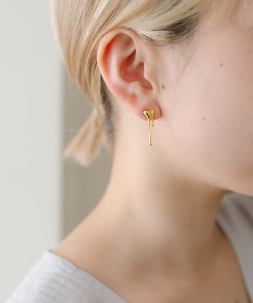 ear PAPILLONNER（イアパピヨネ）の「《WEB限定/スターリングシルバー使用》とろみハートピアス（ピアス（両耳用）・レディース・シルバー系その他5/ゴールド系その他3・FREE）」の2枚目の写真