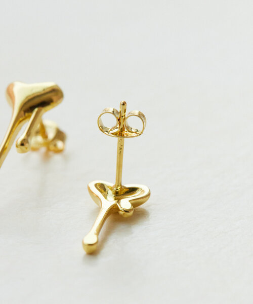 ear PAPILLONNER（イアパピヨネ）の「《WEB限定/スターリングシルバー使用》とろみハートピアス（ピアス（両耳用）・レディース・シルバー系その他5/ゴールド系その他3・FREE）」の14枚目の写真