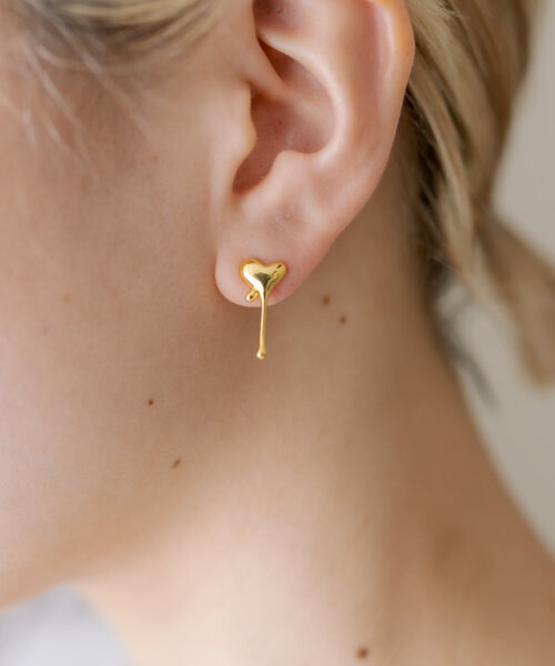 ear PAPILLONNER（イアパピヨネ）の「《WEB限定/スターリングシルバー使用》とろみハートピアス（ピアス（両耳用）・レディース・シルバー系その他5/ゴールド系その他3・FREE）」の6枚目の写真
