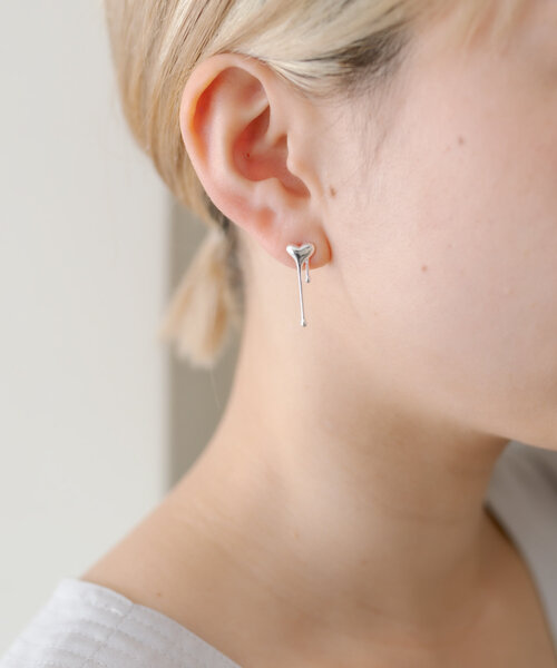 ear PAPILLONNER（イアパピヨネ）の「《WEB限定/スターリングシルバー使用》とろみハートピアス（ピアス（両耳用）・レディース・シルバー系その他5/ゴールド系その他3・FREE）」の8枚目の写真