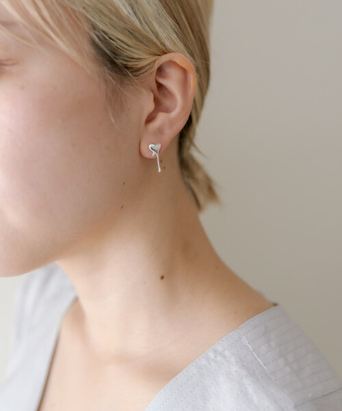 ear PAPILLONNER（イアパピヨネ）の「《WEB限定/スターリングシルバー使用》とろみハートピアス（ピアス（両耳用）・レディース・シルバー系その他5/ゴールド系その他3・FREE）」の3枚目の写真