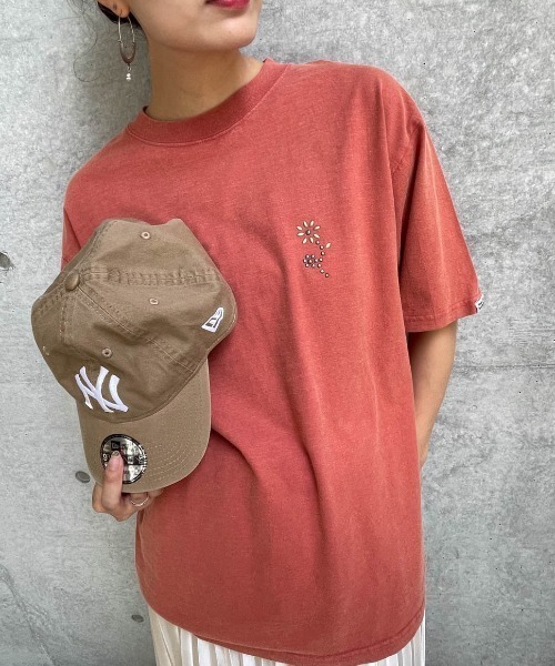 ENIM BY VICKY(エニムバイビッキー)の「スラブスタッズTシャツ《洗濯機で洗える》(Tシャツ/カットソー・レディース・チャコールグレー/ホワイト/レッド・M)」の3枚目の写真