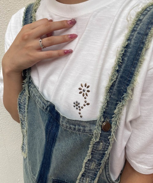 ENIM BY VICKY(エニムバイビッキー)の「スラブスタッズTシャツ《洗濯機で洗える》(Tシャツ/カットソー・レディース・チャコールグレー/ホワイト/レッド・M)」の1枚目の写真
