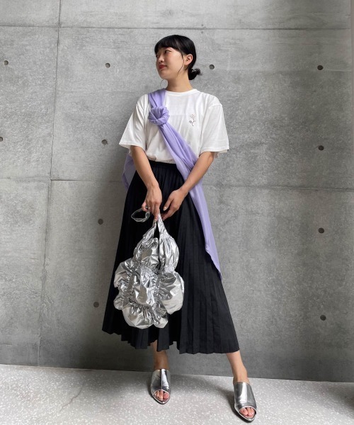 ENIM BY VICKY(エニムバイビッキー)の「スラブスタッズTシャツ《洗濯機で洗える》(Tシャツ/カットソー・レディース・チャコールグレー/ホワイト/レッド・M)」の11枚目の写真