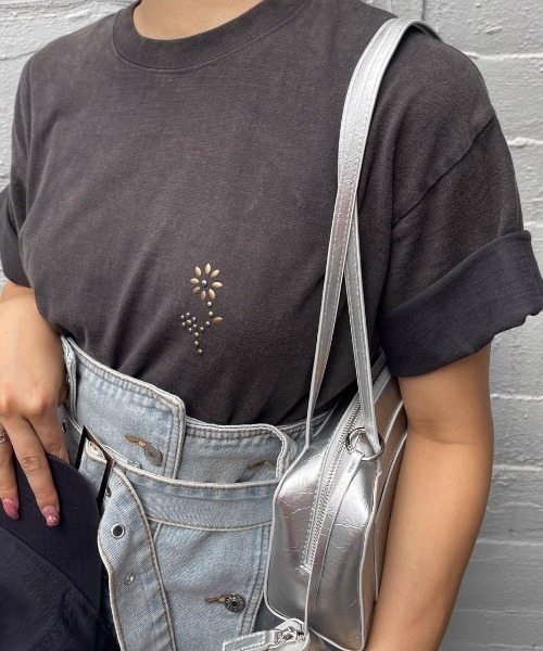 ENIM BY VICKY(エニムバイビッキー)の「スラブスタッズTシャツ《洗濯機で洗える》(Tシャツ/カットソー・レディース・チャコールグレー/ホワイト/レッド・M)」の22枚目の写真